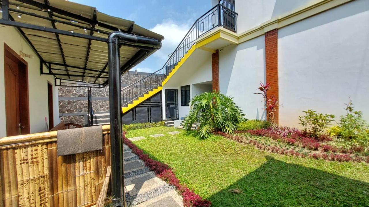 Pool Villa Saung Suluh Purwokerto Exterior foto