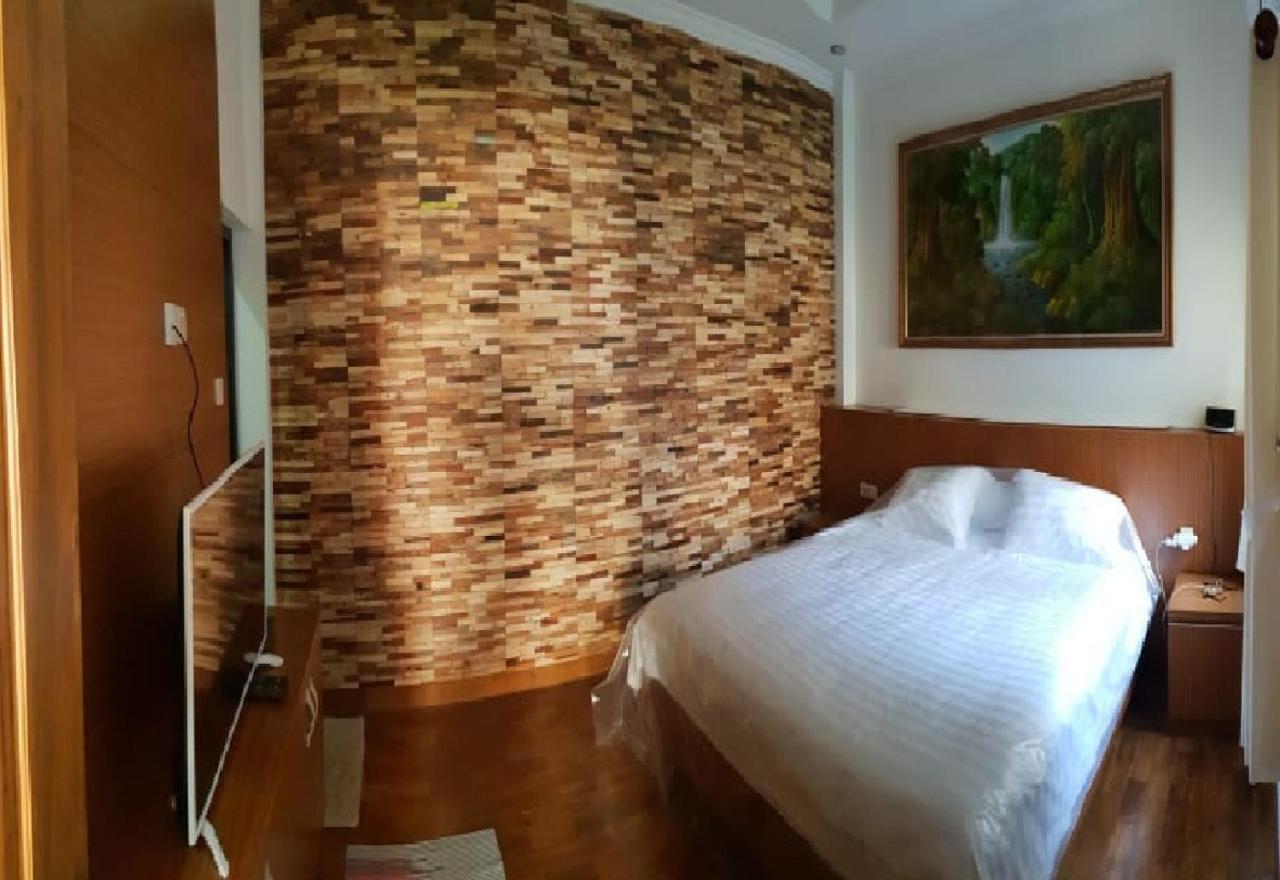 Pool Villa Saung Suluh Purwokerto Exterior foto